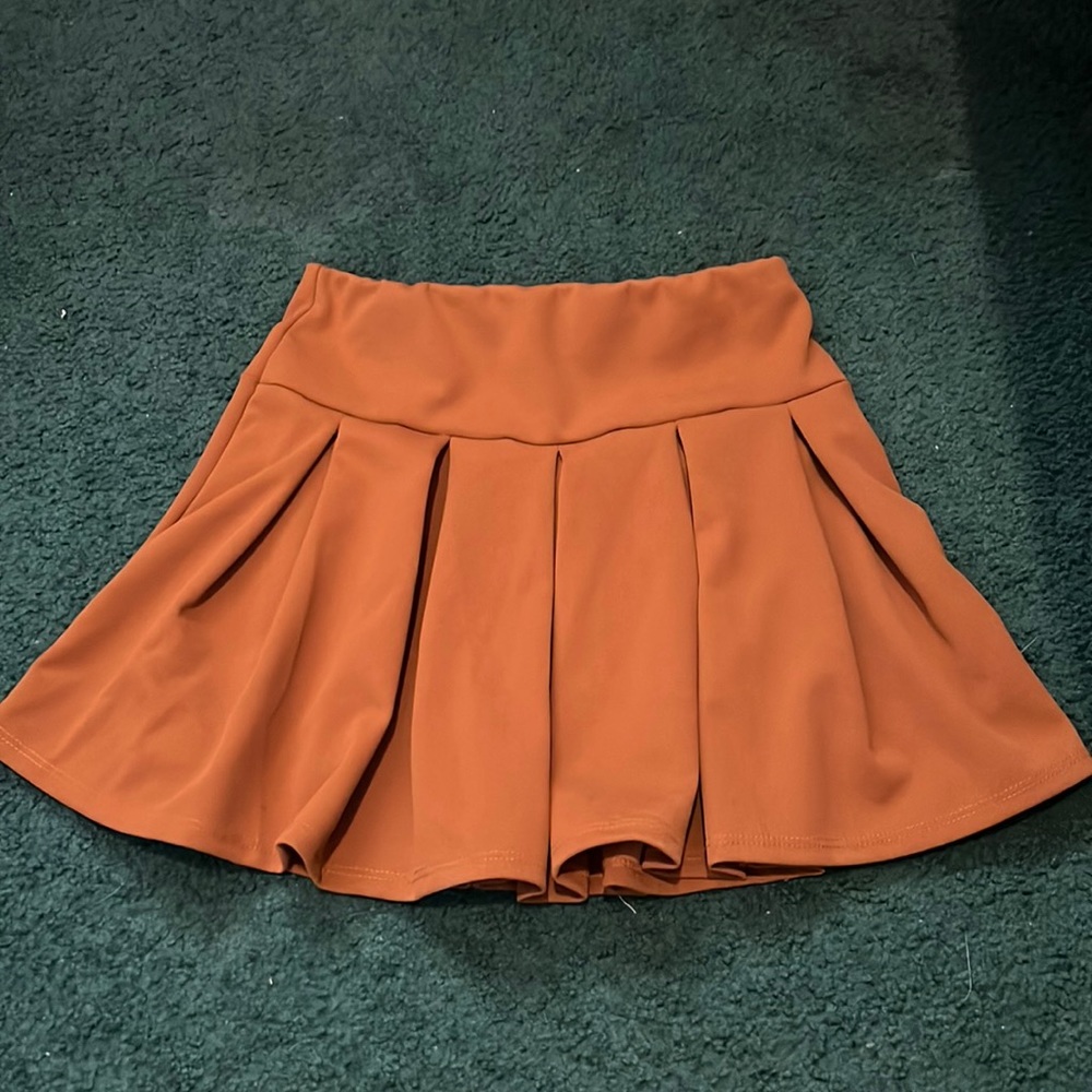 Brown mini skirt